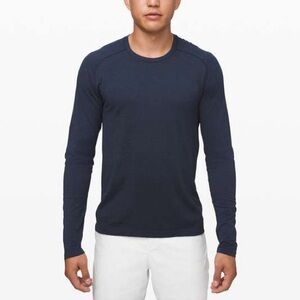 Lululemon Men’s Metal Vent Tech Long Sleeve 2.0 in heathered navy size medium